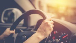 تفسير حلم ركوب السيارة في المنام دلالة على سعة الرزق